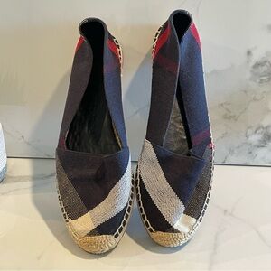 Stylish Women's Espadrilles in Navy and Red